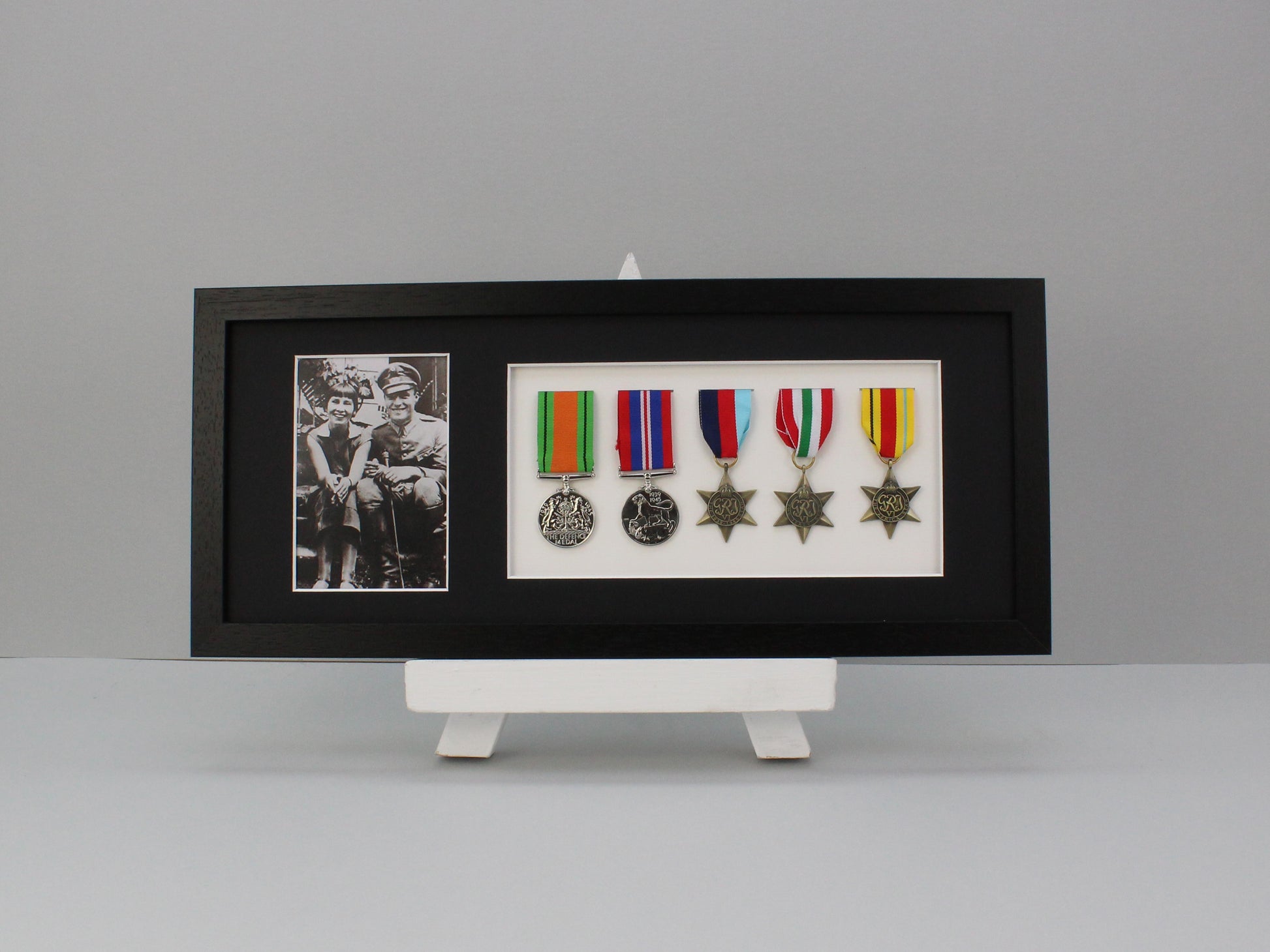 Military  Medal display Frame for Five Medals and one 6x4" Photo | WW1 | WW2 - PhotoFramesandMore - Wooden Picture Frames