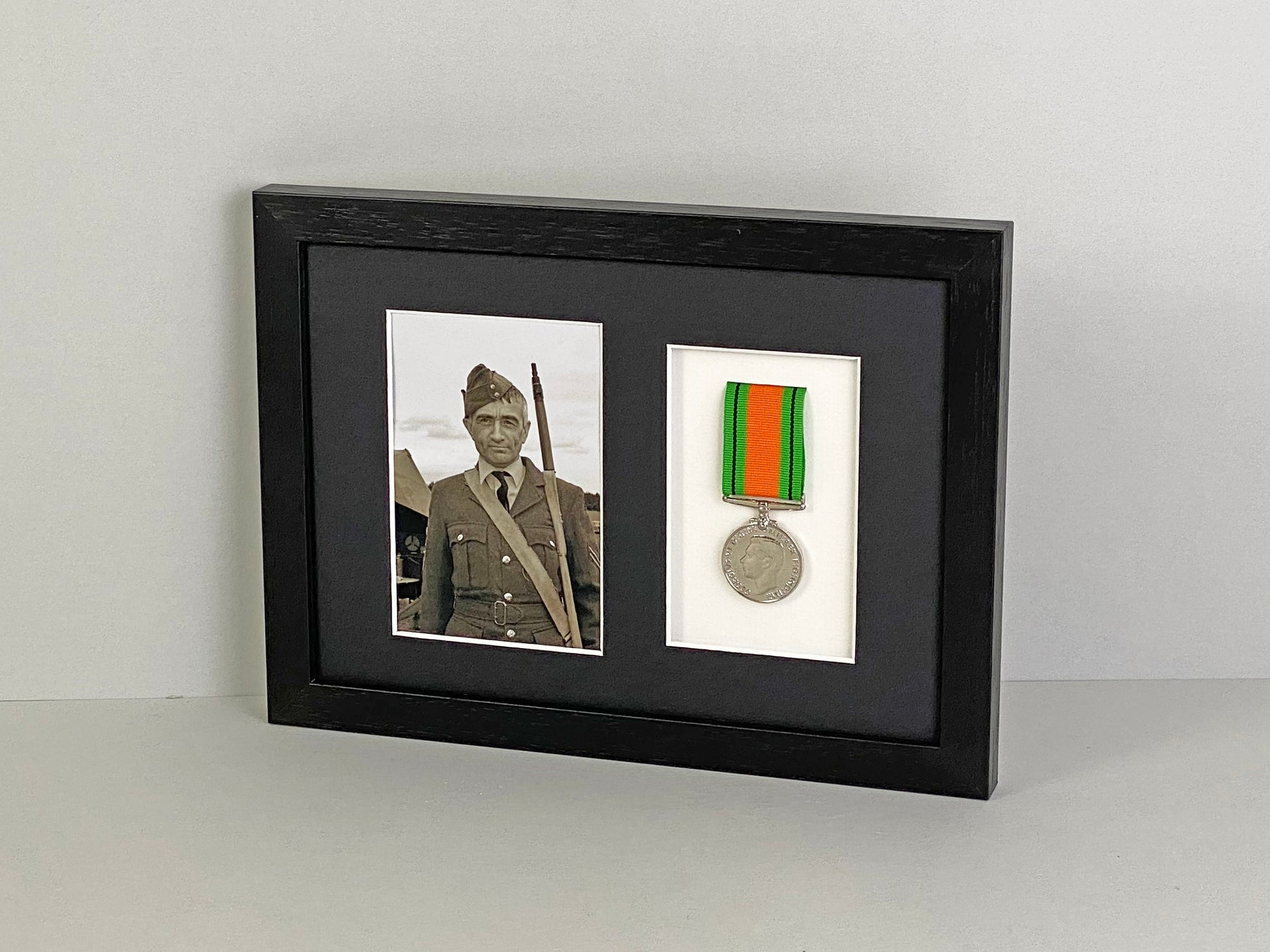 Military and Service Medal display Frame for One Medal and a 6x4" Photograph. - PhotoFramesandMore - Wooden Picture Frames